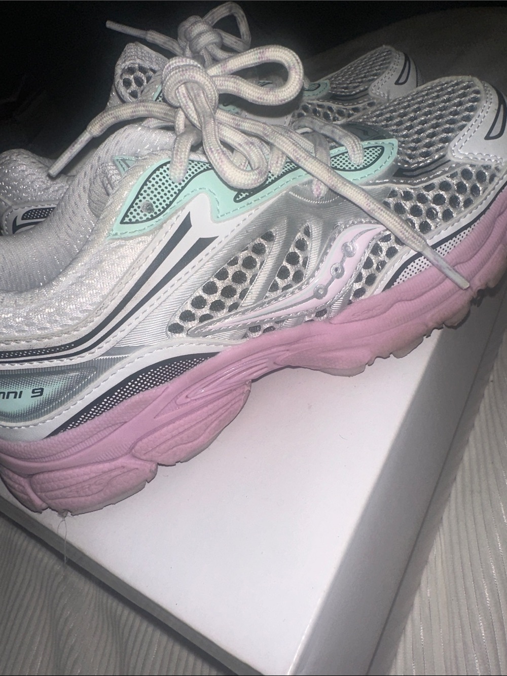 Girls Saucony tennis